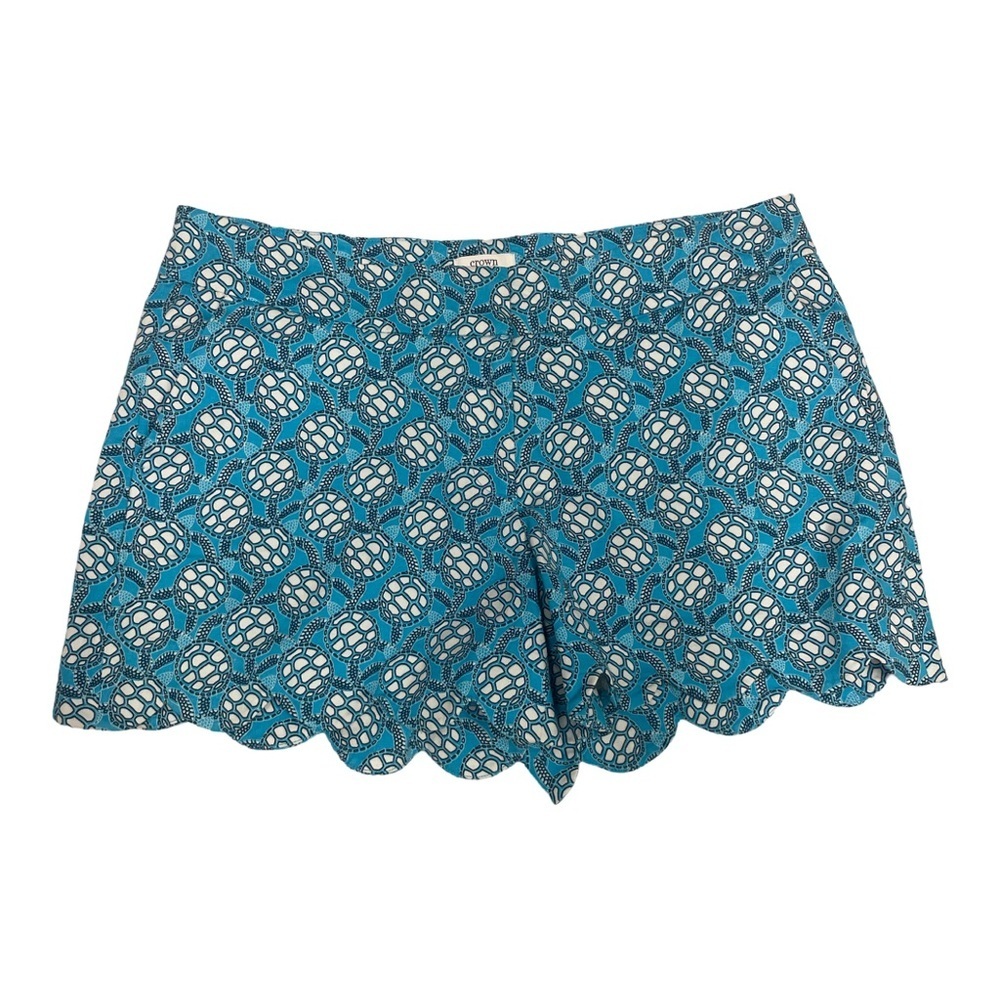 Womens shorts Crown and Ivy. Turquoise with a fun turtle design size 6.